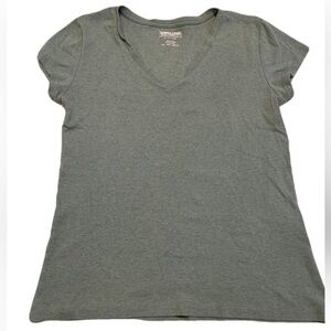 💜 Kirkland Signature Green V-Neck T-Shirt - Made in Peru - Size S/P